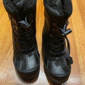 Boys Totes Winter Survivor Winter Boot in Black, size 11